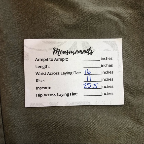 Chico’s Women’s Pull On Pant Tummy Control Tapered Leg Metal Trim at Ankle - Picture 8 of 9